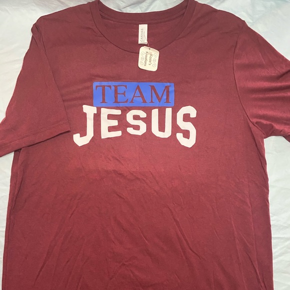 🍎🍎NEW!! Large Graphic Tees, your choice - Picture 2 of 5